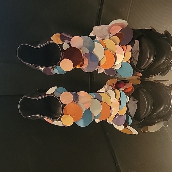 Pierre Hardy new this yr shoes shimmering black with big sequins sz 36.5, 4in he - Picture 1 of 10